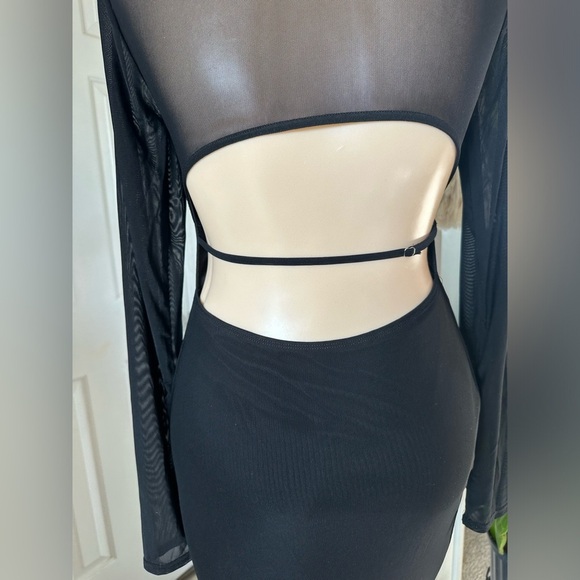 LULU’S PRISTINE POISE MESH CUTOUT LONG SLEEVE MAXI DRESS - Picture 14 of 15